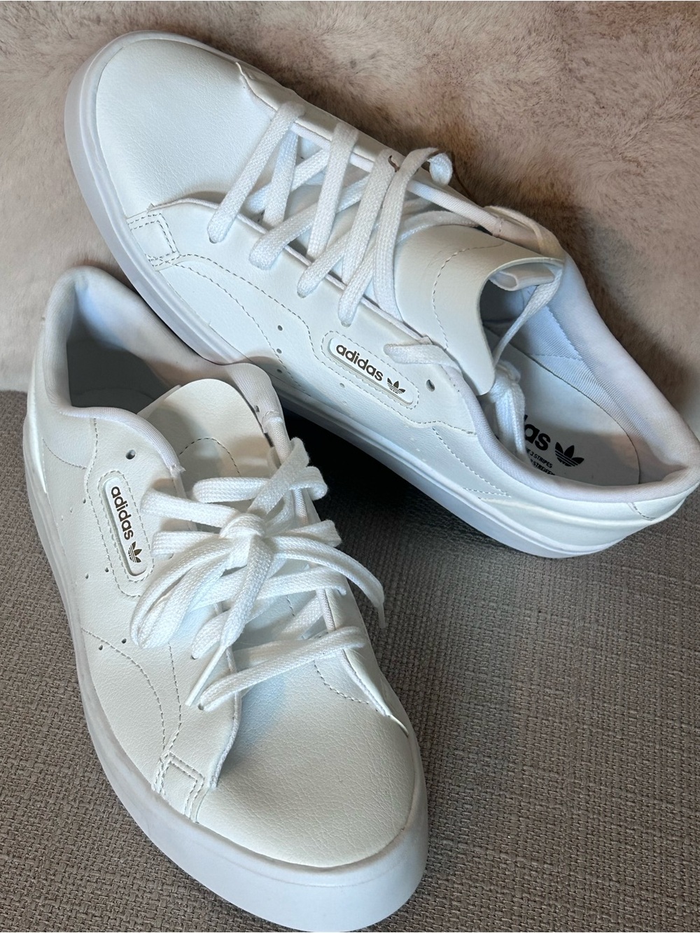 Adidas - NWT - Sleek W Originals